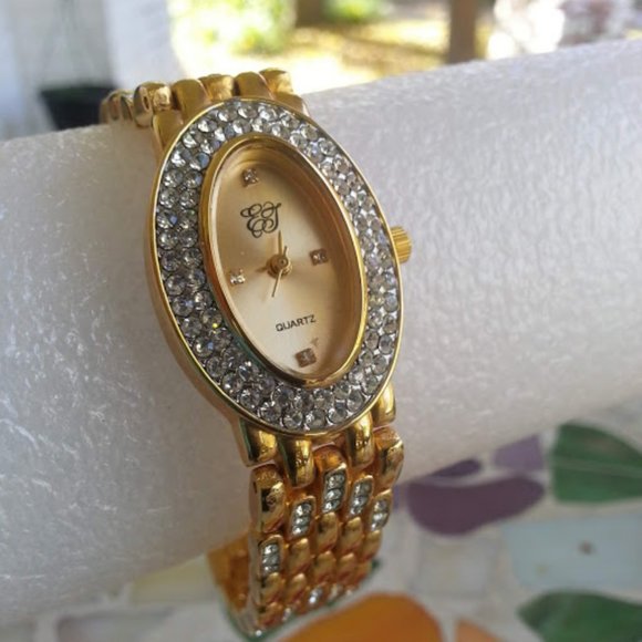 Elizabeth Taylor White Diamonds watch oval face gold tone NWOT - Picture 1 of 7